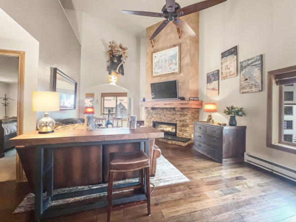 Copper MTN Center Village Pet Friendly condo Walk to Lift